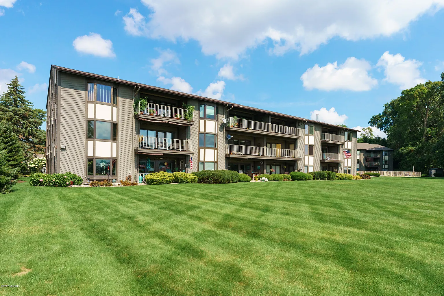 3 Hiawatha Cove Trl APT 7 photo 1