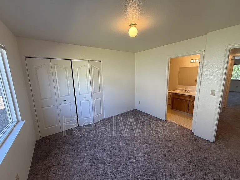 2141 NW North Hill Dr #B — Photo 15
