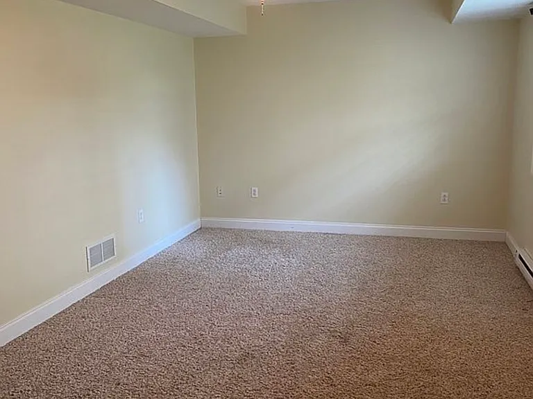 360 Harbor Dr — Photo 7