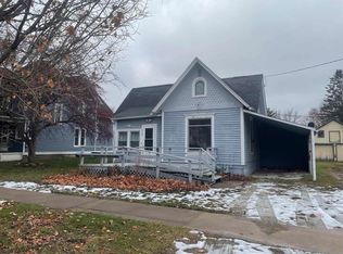 312 S Main St, Fayette, IA 52142