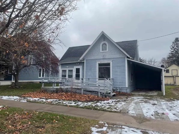 312 S Main St, Fayette, IA 52142