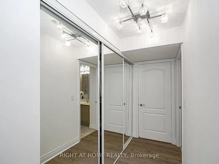 2119 Lake Shore Blvd W #217 — Photo 30
