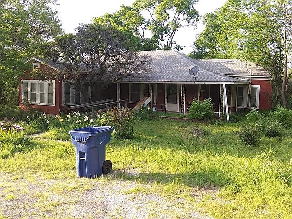 2nd image of 506 E Cherry Ave
