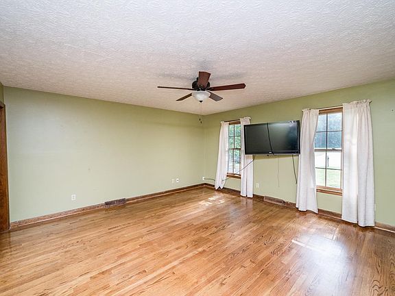 4th image of 307 Paul Revere Dr