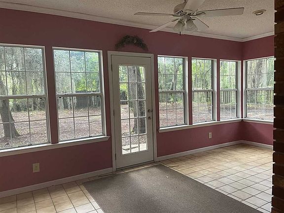 3rd image of 107 Highland Oaks Ct N