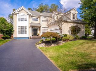 17 Heather Ct, Plainsboro, NJ 08536