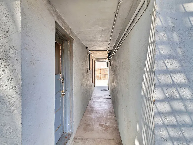 529 Colorado Ave — Photo 18