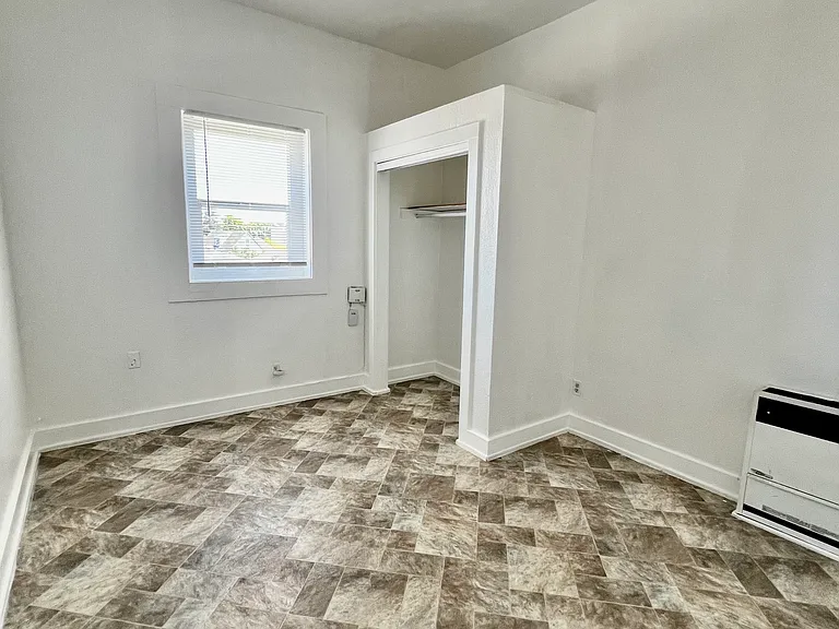 1321 Peralta St #10 — Photo 4