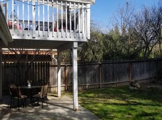 9962 N Canyon Creek Ln, Fresno, CA 93730