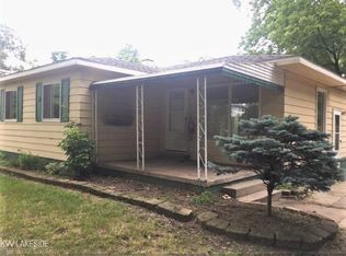 2511 Hessel Ave, Rochester Hills, MI 48307