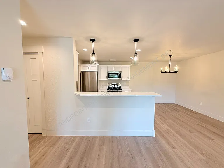 424 S Olive Ave #201 — Photo 14