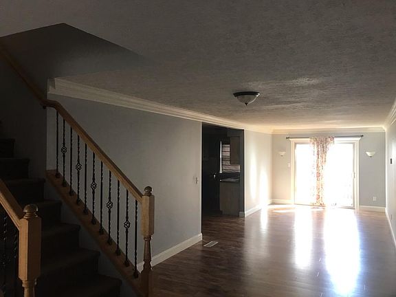 3rd image of 2116 White Oak Dr