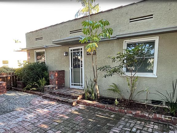 3rd image of 2450 Oak St APT B