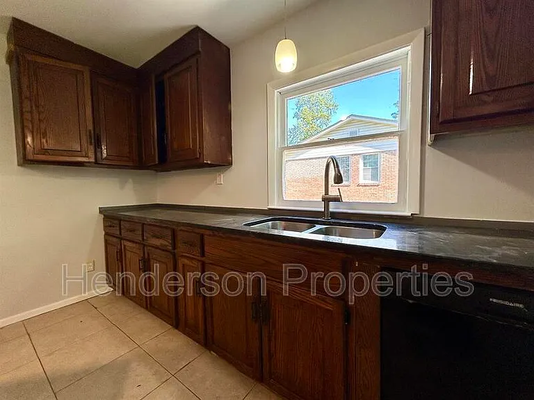 908 Bilmark Ave — Photo 7