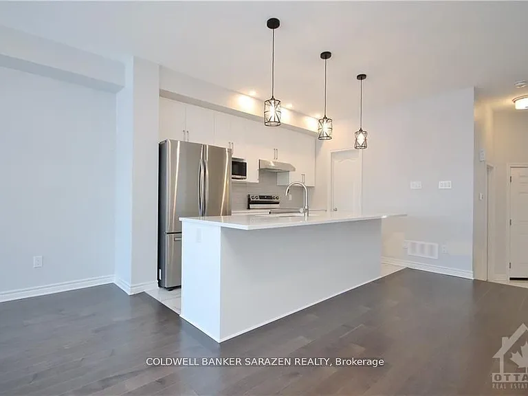 538 Sonmarg Cres — Photo 7