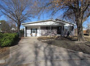 208 Clark Cir, Henrietta, TX 76365