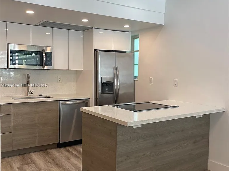 729 Meridian Ave #10 — Photo 11