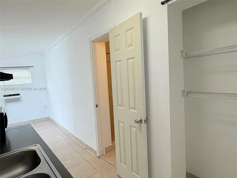 2461 NW 5th St #C — Photo 7