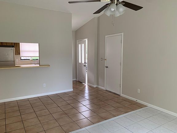 3rd image of 1190 E Rohe St #B