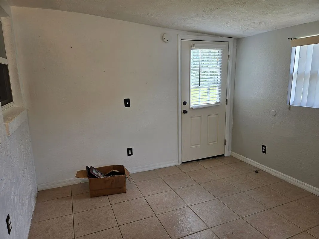 3 bed, 2.0 bath, 1290 sqft, $1,650 — Photo 4