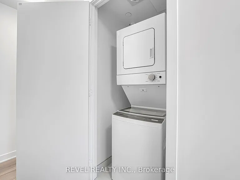 1185 Dupont St #1410 — Photo 15
