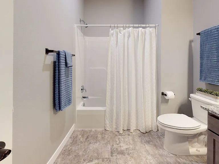 618 Autumn Wood Pkwy — Photo 142