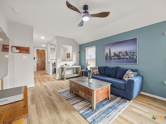 5th image of 620 Navarro St