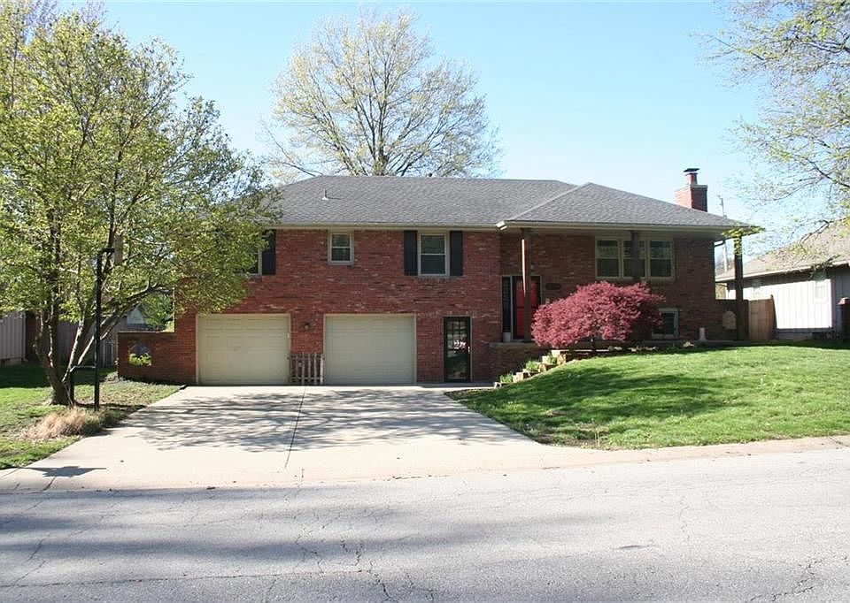 1st image of 1204 NW Hearnes Ave