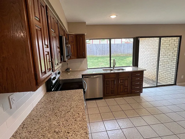 6700 Forestview Dr — Photo 12