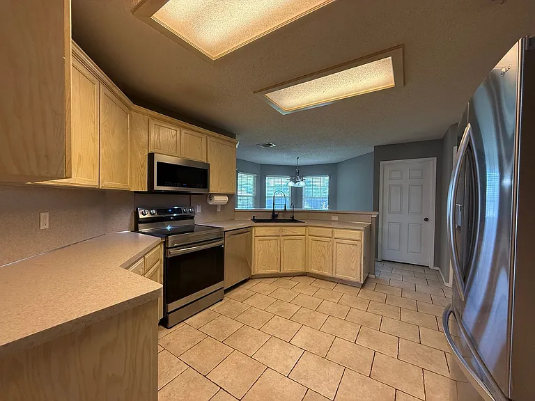 3501 Grandview Dr — Photo 4