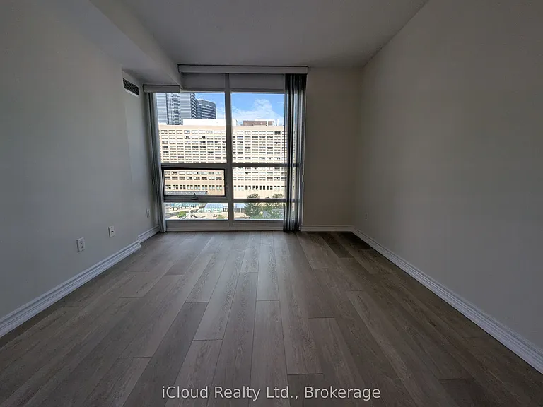 761 Bay St #702 — Photo 30