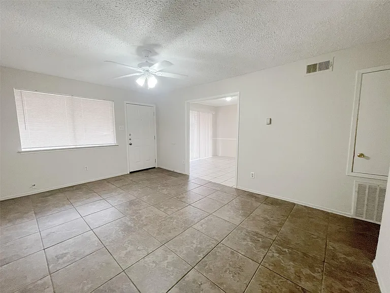 12023 Greenwood Forest Dr #B — Photo 5