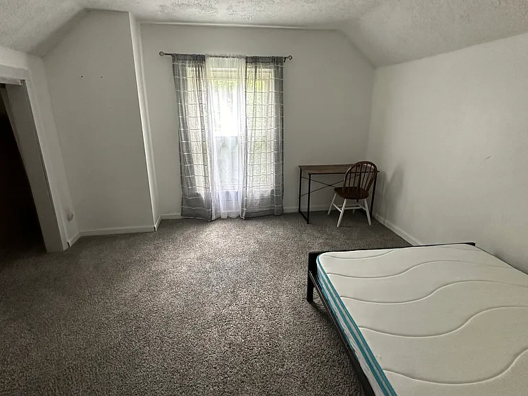 921 Franklin Ave — Photo 9