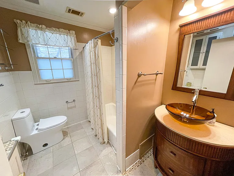 320 Leopole Rd — Photo 16