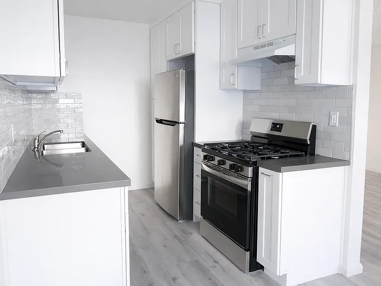 816 Larch St — Photo 1