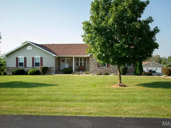 120 Plantation Dr, Troy, MO 63379