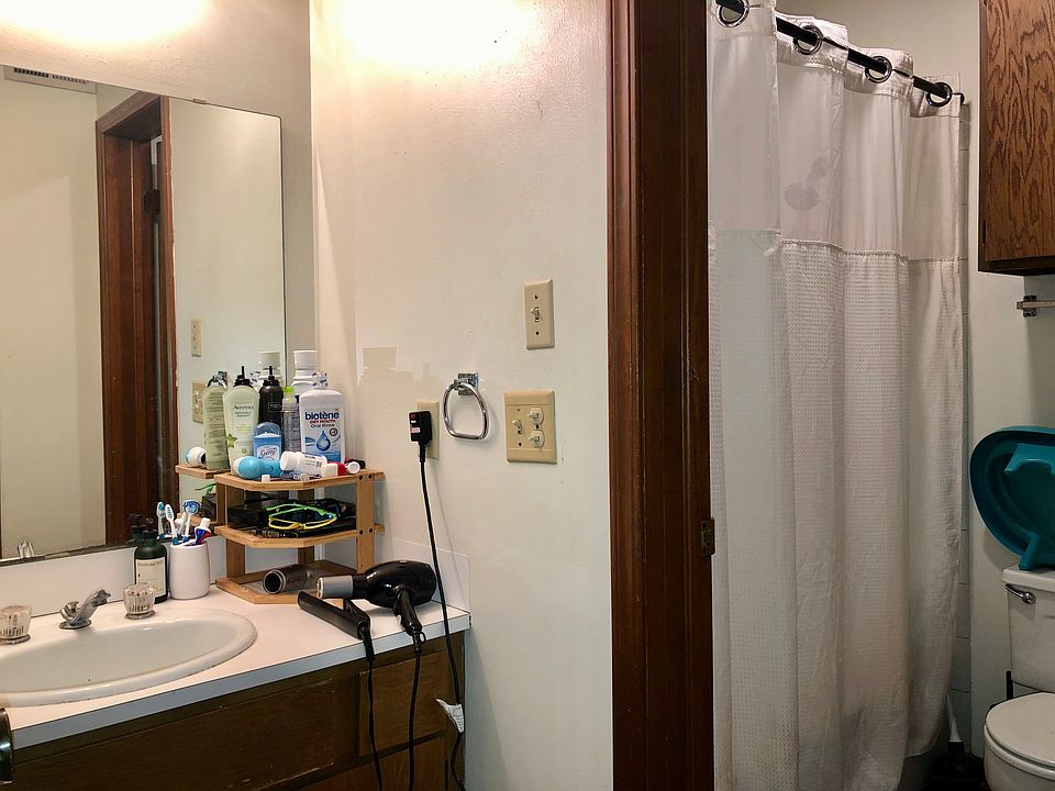 1st image of 421 W 3rd Ave APT 4