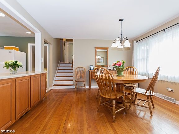 4th image of 6823 W Evergreen Ave