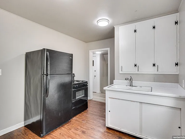 536 Algoma Blvd — Photo 6