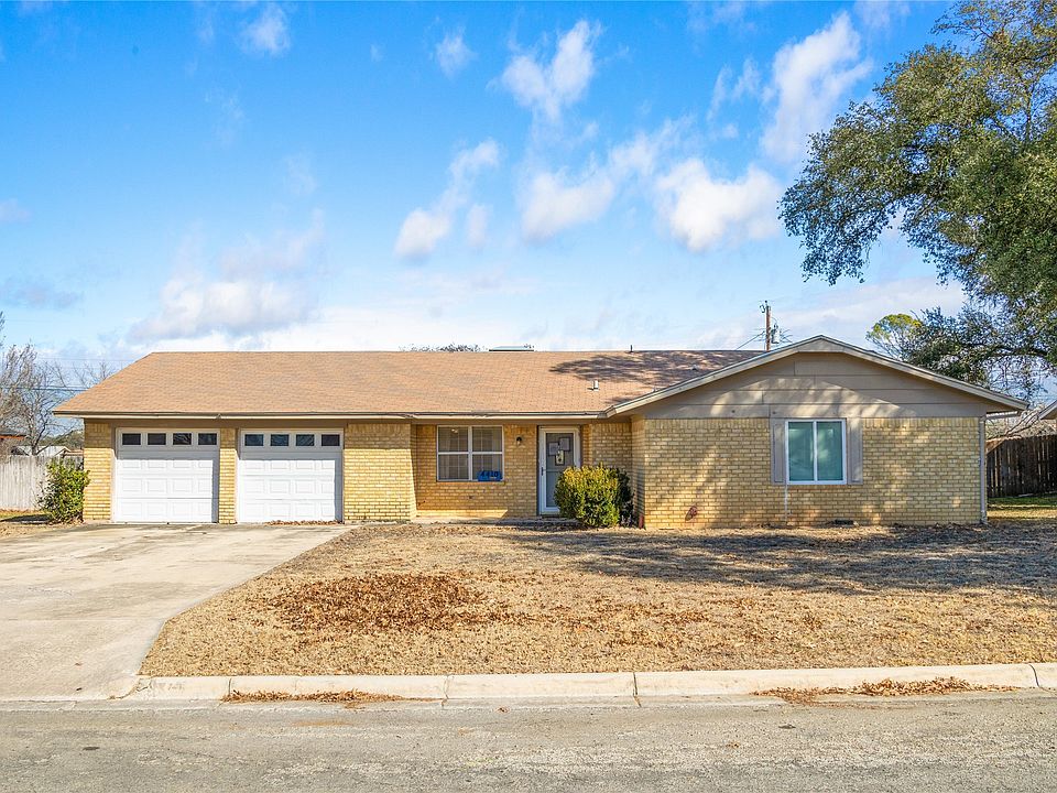 1st image of 4410 McArthur Cir