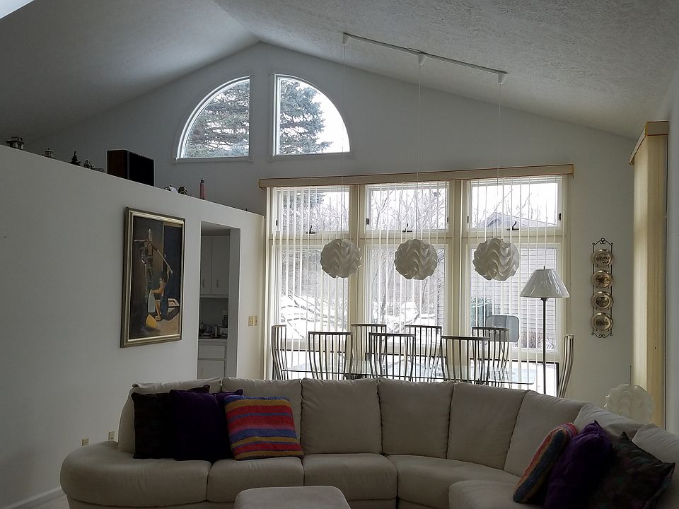Spacious Living/Dining