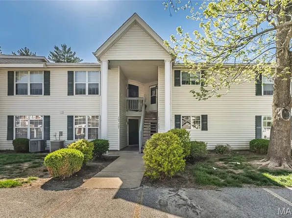 703 Sugar Glen Dr #4, Saint Peters, MO 63376