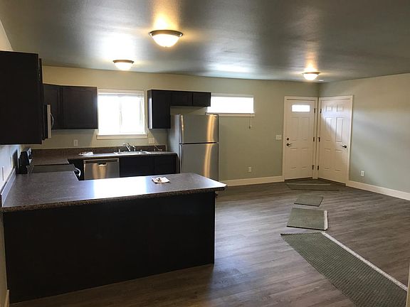 2nd image of 720 10th St W APT 2