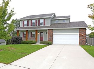 4202 Easter Bay Ct, Des Moines, IA 50320