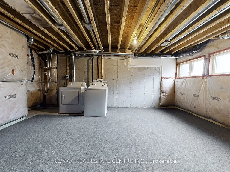 80 Scarletwood St — Photo 37