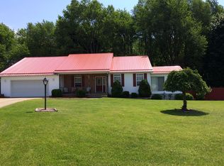 3804 Pinestone Ct, Conneaut, OH 44030