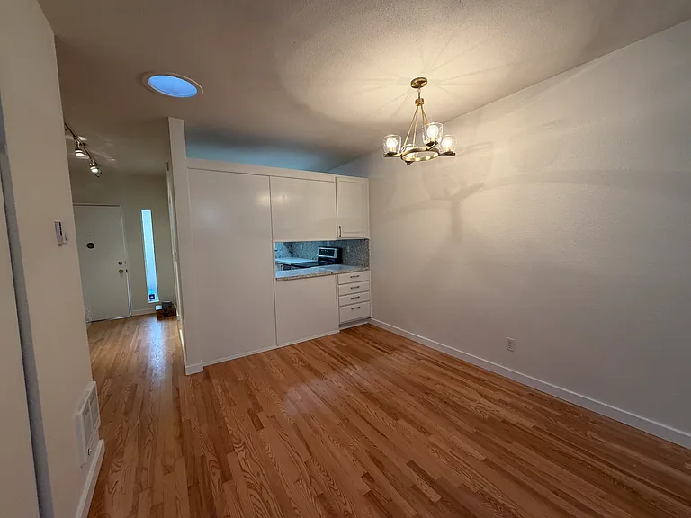 14425 NE 40th St #C102 — Photo 15