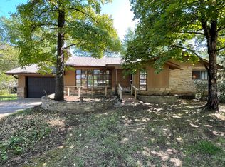 388 Parkside Dr, Hollister, MO 65672