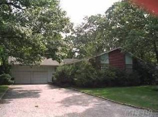 524 Pine Dr, Brightwaters, NY 11718