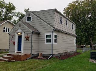 1605 N 3rd St, Grand Forks, ND 58203